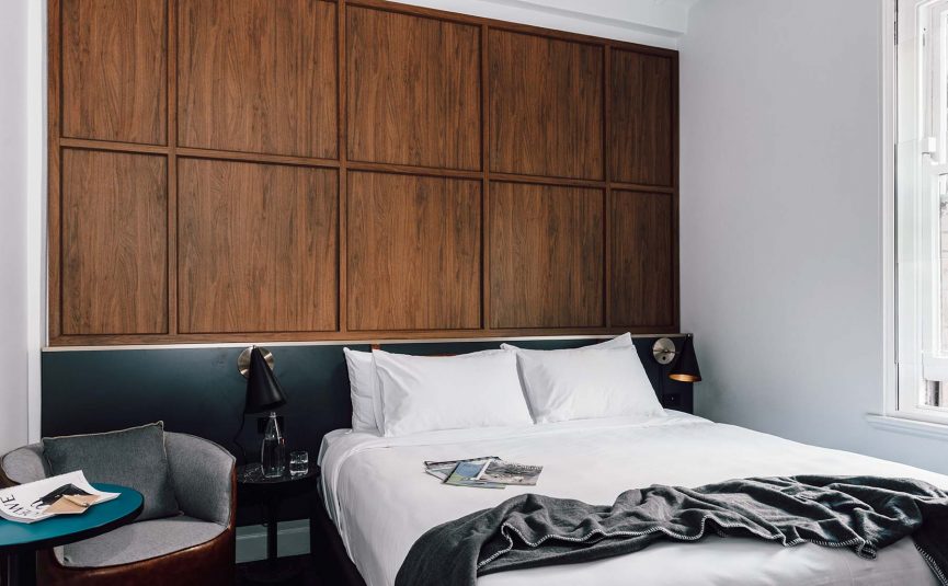 veriu-central-comfy-king-bedroom-03